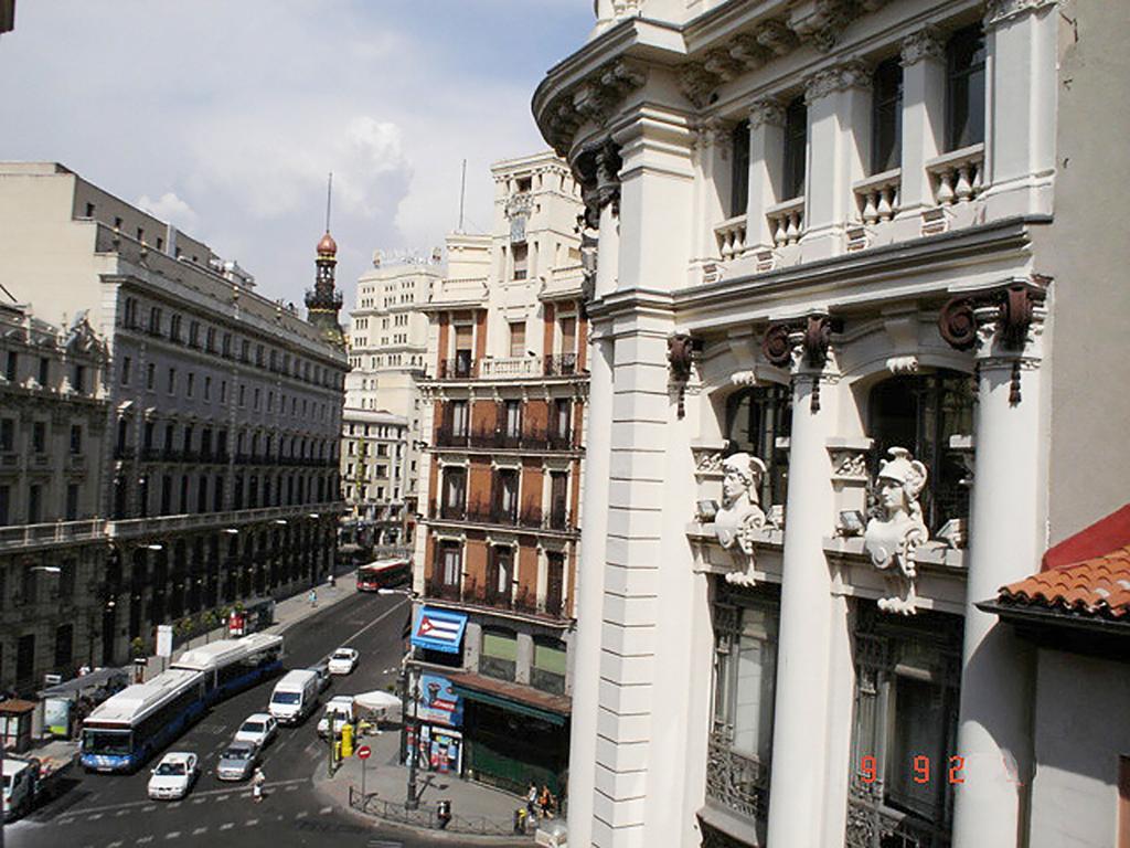 Ferienwohnung Principe Santa Ana Madrid Centro Exterior foto